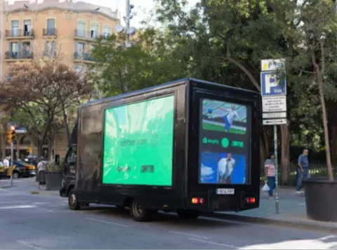 Digital Trucks 封面图