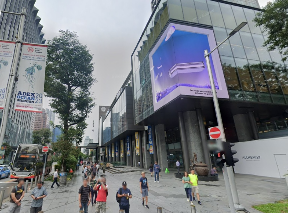 THE HEEREN LED SCREEN